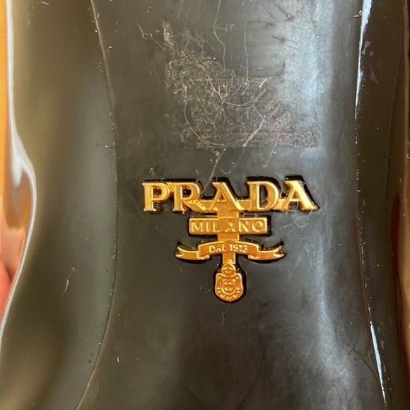 Prada round toe patent leather pumps - Picture 6 of 8